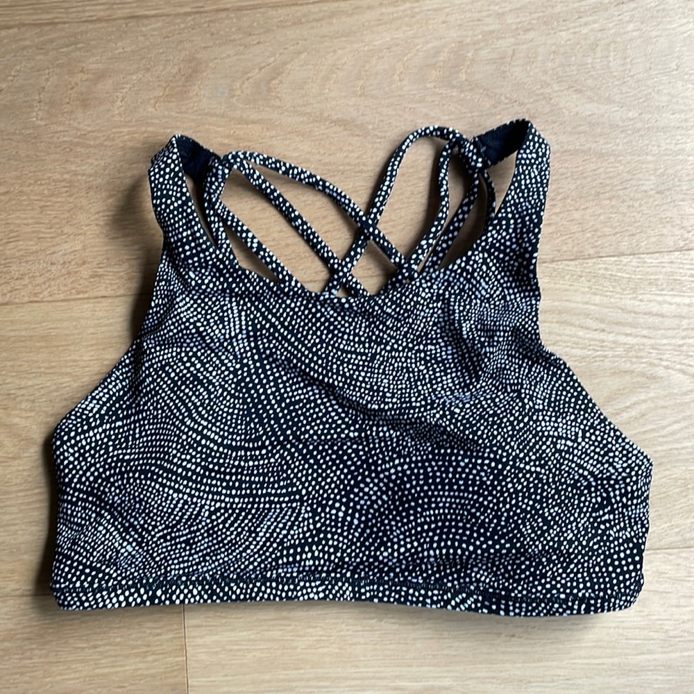Lululemon Free to Be Wild High Neck bra 8